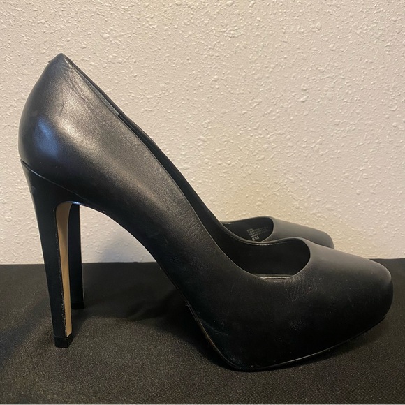 Charles by Charles David Black 8 Leather Platform Stiletto Heel Closed Toe NWOT - Picture 2 of 5